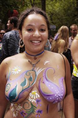 Amateur girls theirs body painting  8/15