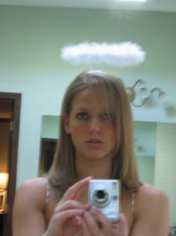 Young blond chick a her self pics 13/31