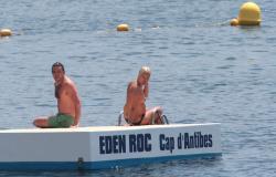 Lily allen nude at topless at beach  15/36