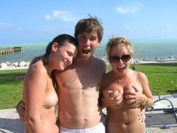 Amateur topless girls on the beach no.11  2/50