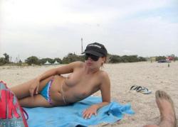 Amateur topless girls on the beach no.11  7/50