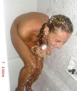 Young amateur girls in the shower no.08  29/49