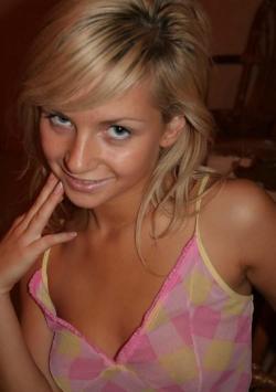 Teasing blond girlfriend stripping 5/5