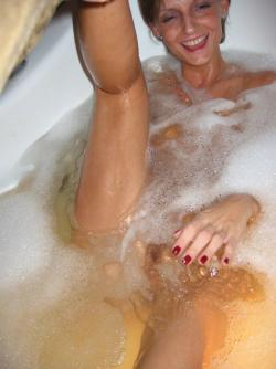 Isha gets wet in the tub  43/50