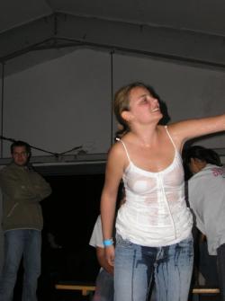 College initiations - wet t-shirt competition 31/31