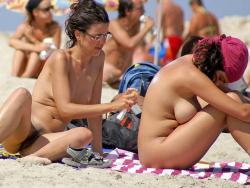Voyeur at nudistbeach / amateur nudist girls  43/50