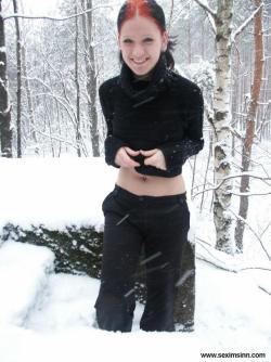 Nice ex girl chantal in snow  33/51