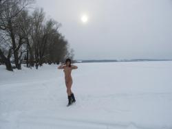 Outdoor winter naked session  10/38