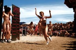 Roskilde naked run 2006  21/90