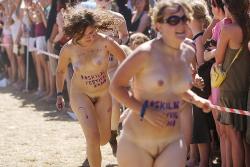 Roskilde naked run 2006  53/90