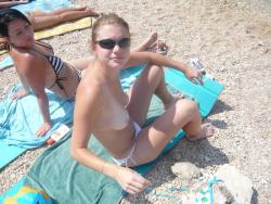Czech girls topless on the beach 16/27