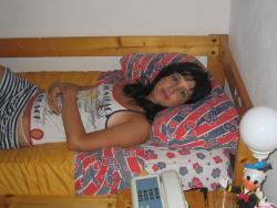 Teen girlfriend - naked homemade pics 17/32