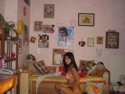 Teen girlfriend - naked homemade pics 22/32