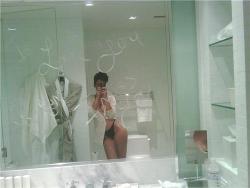 Rihanna stolen nude photos  1/8