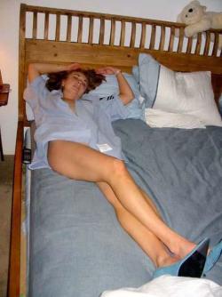 Sleep amateurs girls - voyeur pics no.01  35/46