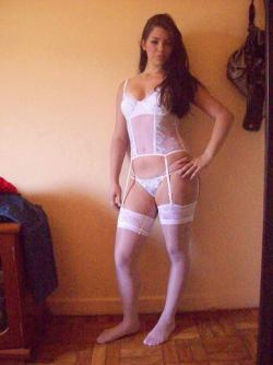 Amateur girl with white garter belt and stockings 7/21