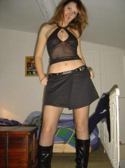 Shaved amateur ruth in black lingerie and fishnet 13/44