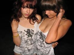 Drunk teen girls in pool 26/32