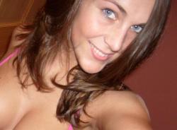 Cute brunette loves to take some naughty selfshots 11/21