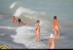 Voyeur - some pics from costinest nudist beach 2/36