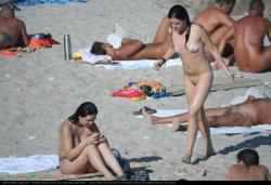 Voyeur - some pics from costinest nudist beach 22/36