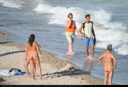 Voyeur - some pics from costinest nudist beach 24/36
