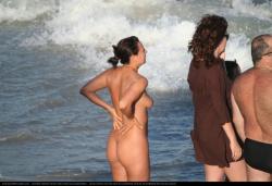 Voyeur - some pics from costinest nudist beach 30/36