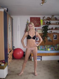 Slovak blond amateur and her private pics 3/15