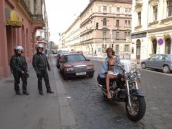 Public nude - naked girl in prague 28/42