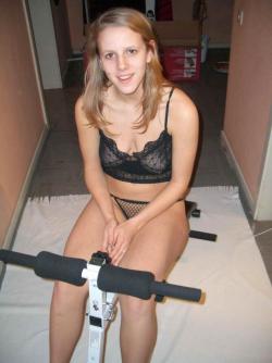 A hot blond amateur girl  29/31