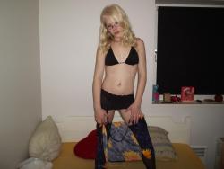 A blond amateur girl pose  73/83