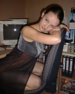 Very nice amateur girl - home pose  14/147