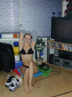 Very nice amateur girl - home pose  123/147