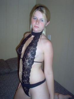 A hot blond amateur girl  25/249