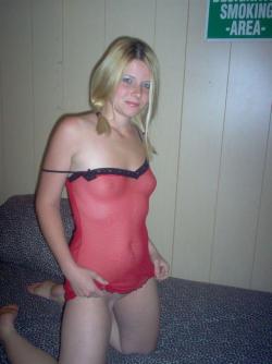 A hot blond amateur girl  177/249