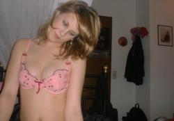 A beautyful blond amateur teen  9/129