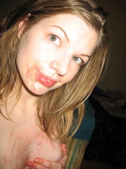 Amateur teen fingering her bloody pussy 12/24