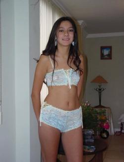 Amateur latina teen 17/20