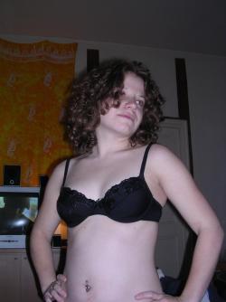 Amateur girlfriend anna naked at home 18/40