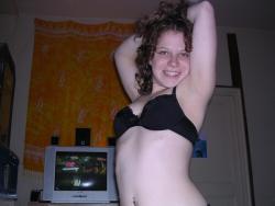 Amateur girlfriend anna naked at home 34/40