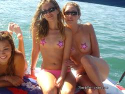 Beach amateurs topless - young girls no.07  44/50