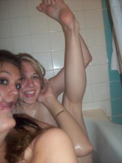 3 girls in the bath tub  3/6