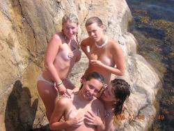 Amateur girls nude vacation (9 pics)