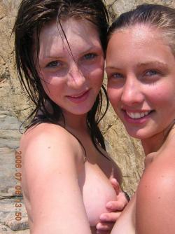 Amateur girls nude vacation  4/9