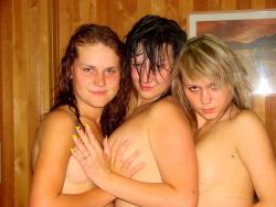 3 topless amateur girls  1/6