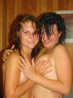 3 topless amateur girls  4/6