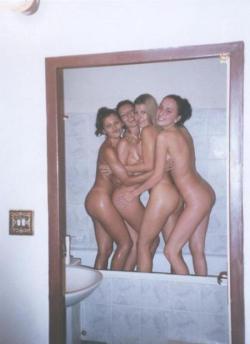 Girls gone wild - group shower  33/34