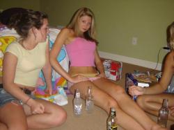 Amateurs: sexy party. part 1. (46 pics)