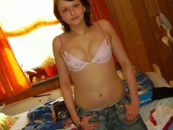 Amateur girlfriend hot homemade pics 12/23