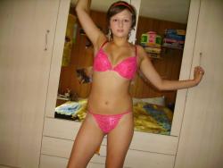 Amateur girlfriend hot homemade pics 14/23